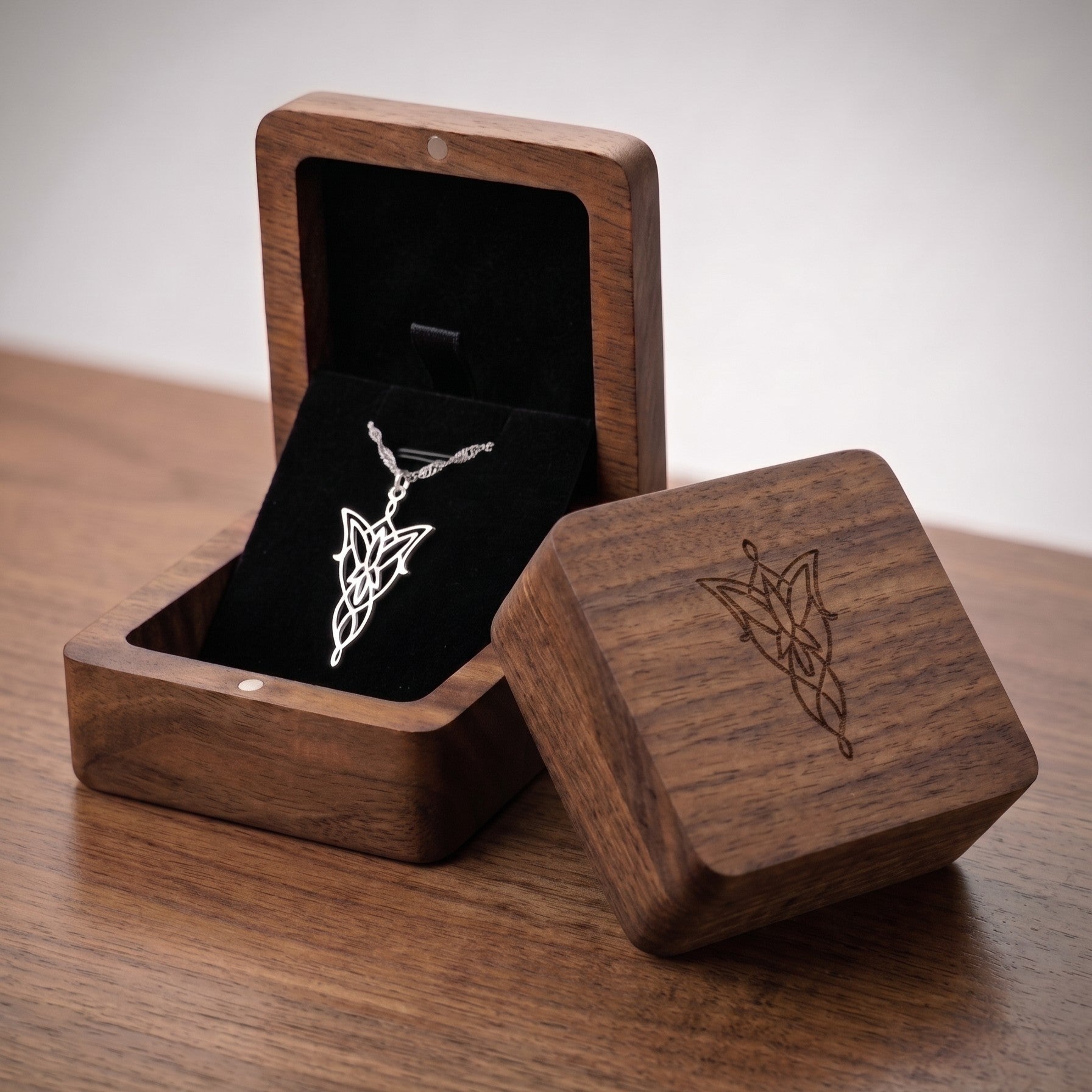 Collar de Arwen - La Estrella de la Tarde en Plata de Ley